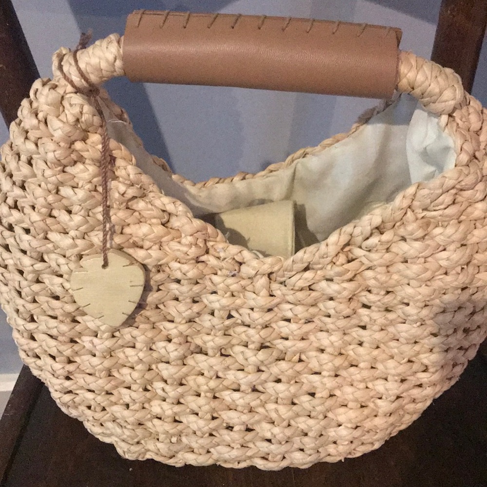 Woven handbag